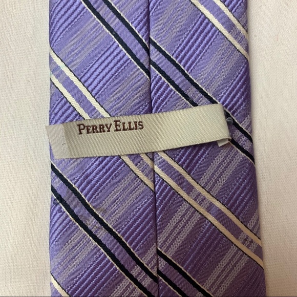 Perry Ellis purple tie - Picture 4 of 5